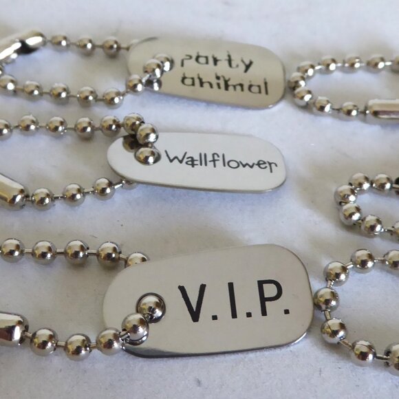 NEW COCKTAIL DRINK METAL CHARACTER TRAIT CHARMS TAG MARKERS SET OF 6 - Picture 2 of 6